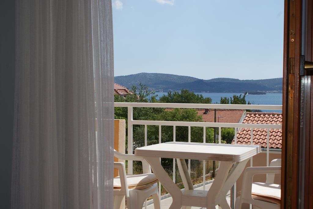 Apartments Vodopija 300M To The Beach Sveti Filip i Jakov Cameră foto